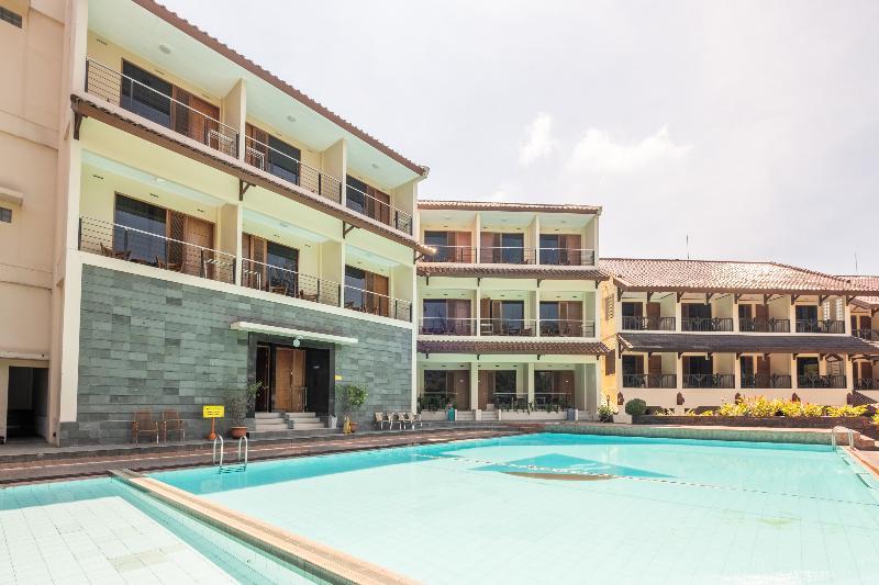 Capital O 1256 Sangga Buana Resort And Convention Hotel Cianjur Exterior photo