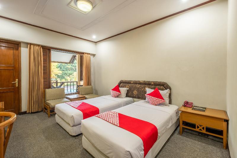 Capital O 1256 Sangga Buana Resort And Convention Hotel Cianjur Exterior photo
