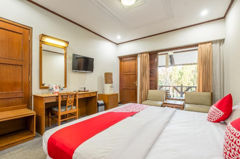 Capital O 1256 Sangga Buana Resort And Convention Hotel Cianjur Exterior photo