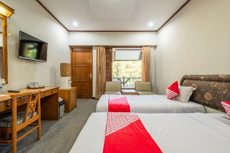 Capital O 1256 Sangga Buana Resort And Convention Hotel Cianjur Exterior photo